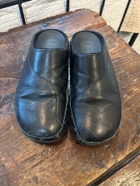 Fitflop black leather mules